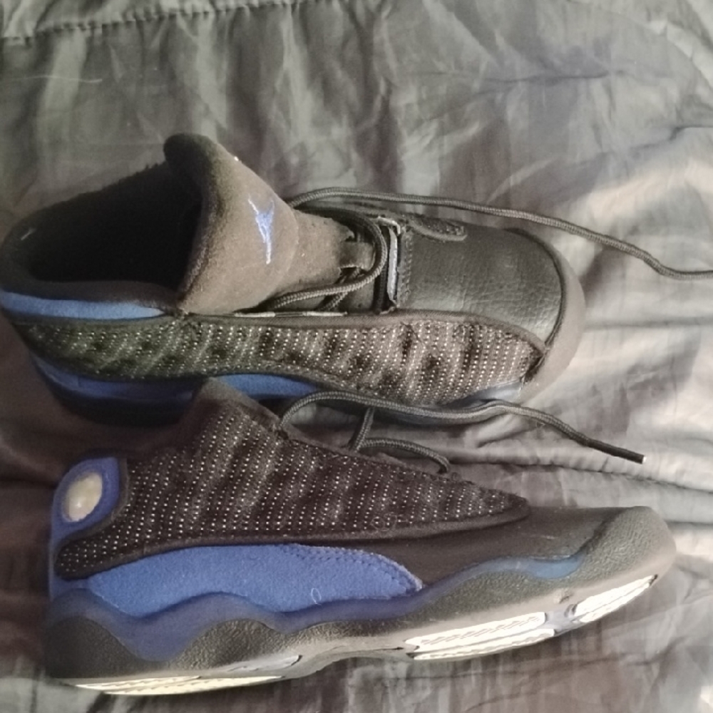 Jordan Men's Black and Blue Sneakers